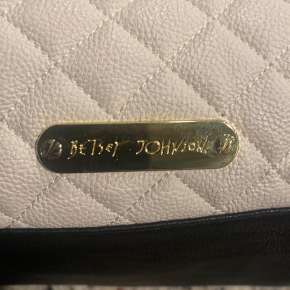 Betsey Johnson womens purse - Picture 3 of 6